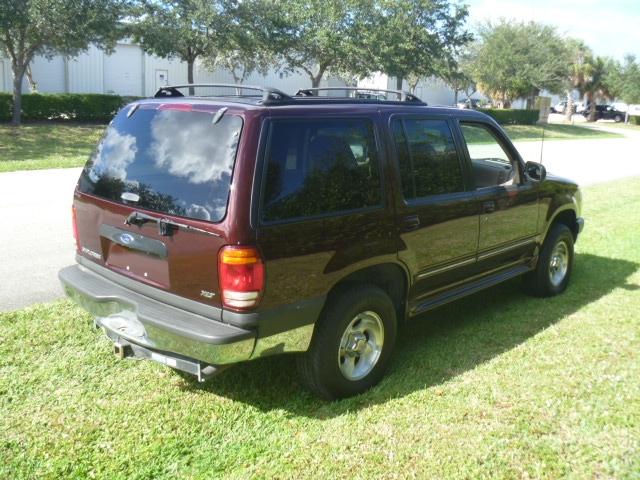 Ford Explorer 2000 photo 4
