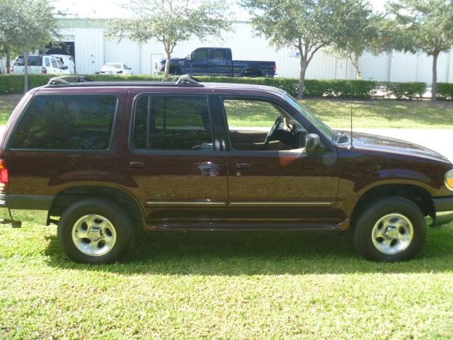 Ford Explorer 2000 photo 5