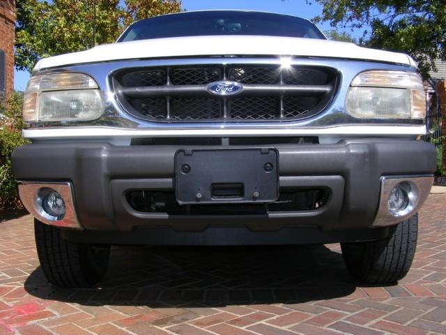 Ford Explorer 2000 photo 2
