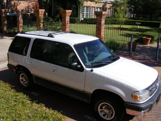 Ford Explorer 2000 photo 4