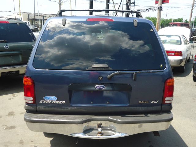 Ford Explorer 2000 photo 2
