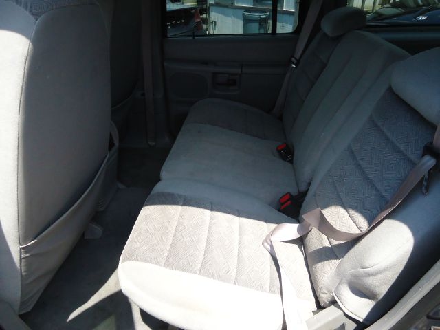 Ford Explorer 2000 photo 4
