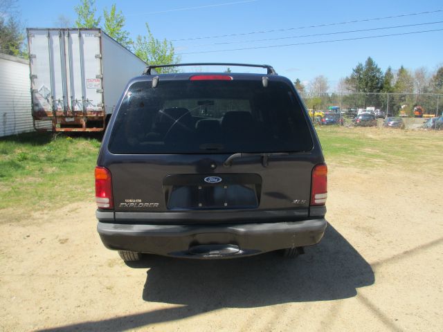 Ford Explorer 2000 photo 1