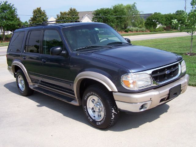 Ford Explorer 2000 photo 3