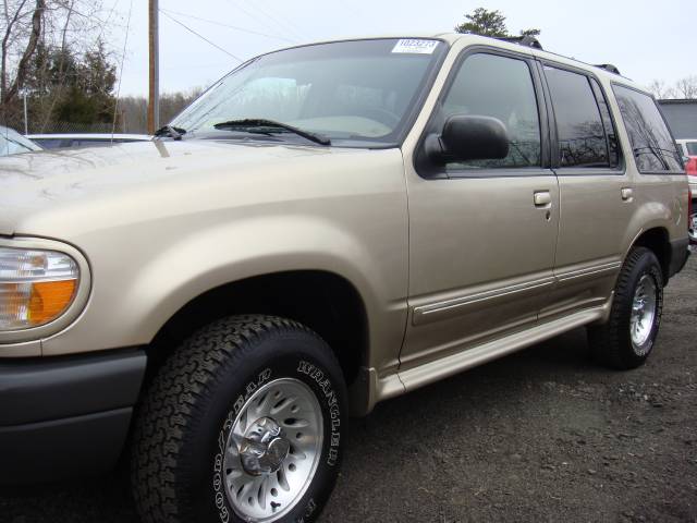 Ford Explorer XLS Sport Utility