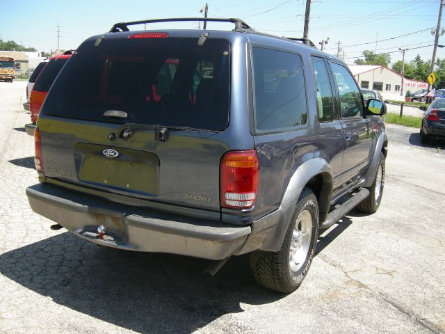 Ford Explorer 2000 photo 4