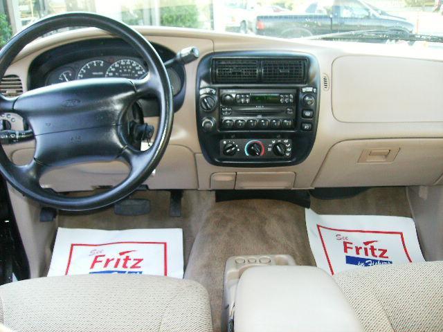 Ford Explorer 2000 photo 5