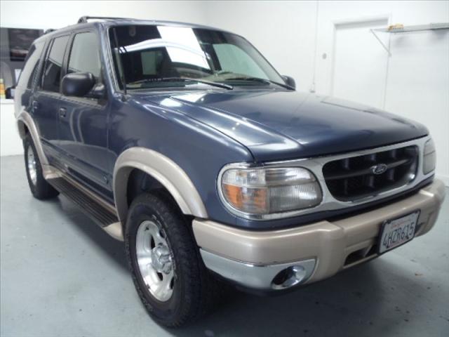 Ford Explorer 2000 photo 2