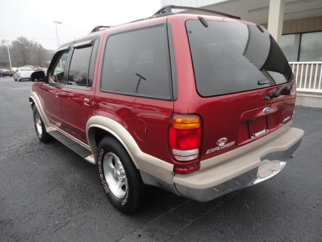 Ford Explorer 2000 photo 2