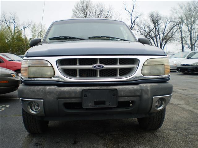 Ford Explorer 2001 photo 1
