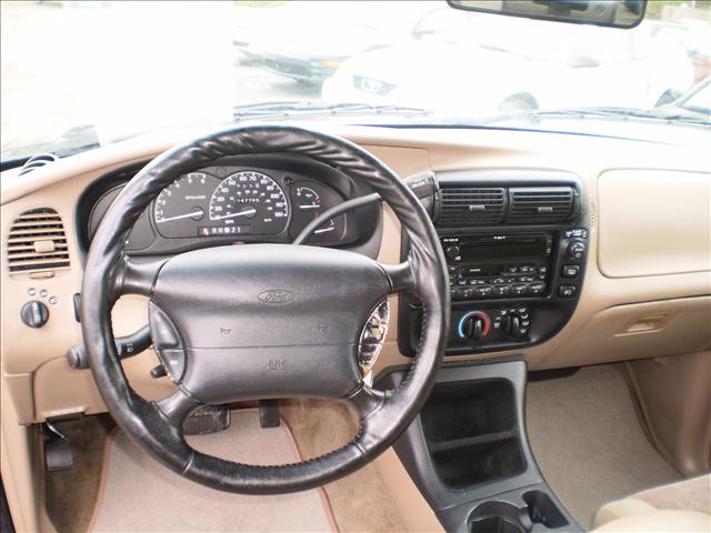 Ford Explorer 2001 photo 5