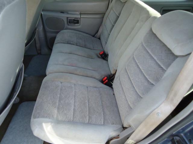 Ford Explorer 2001 photo 3