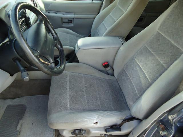Ford Explorer 2001 photo 4