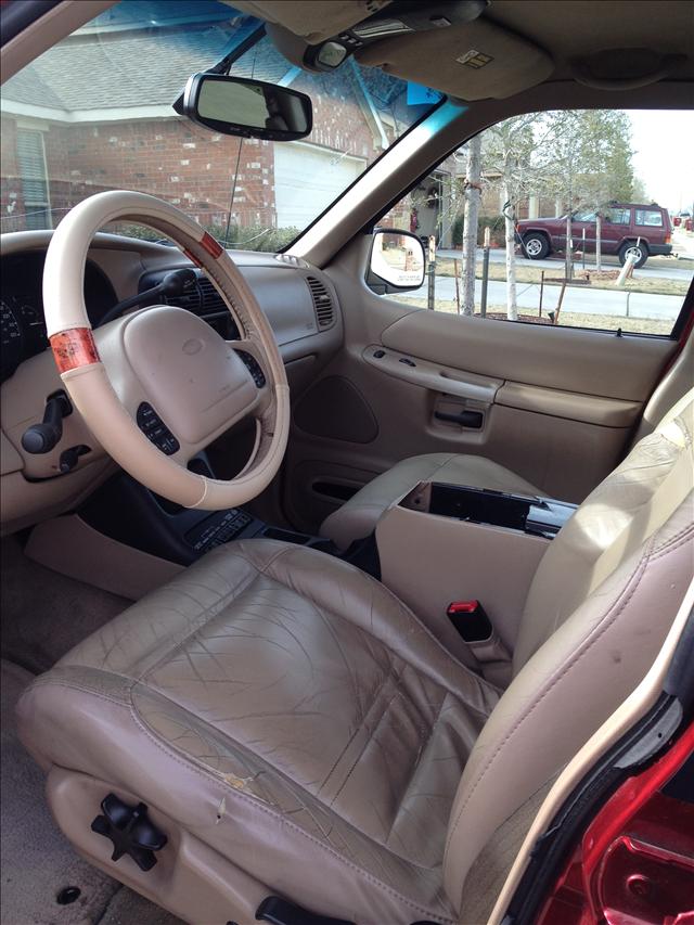 Ford Explorer 2001 photo 1