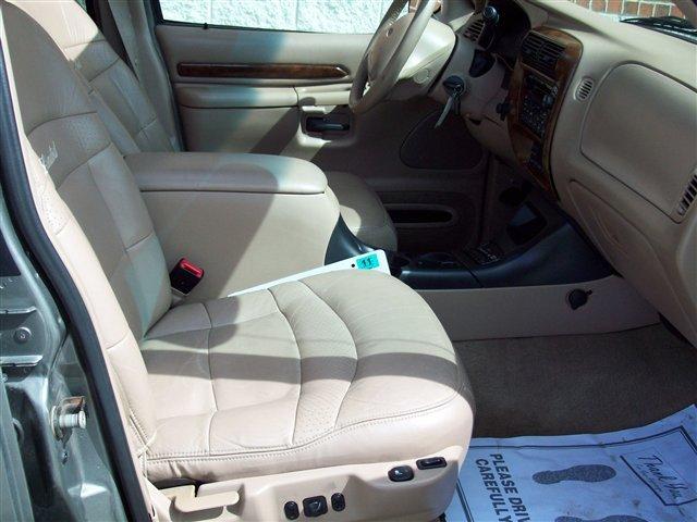 Ford Explorer 2001 photo 4
