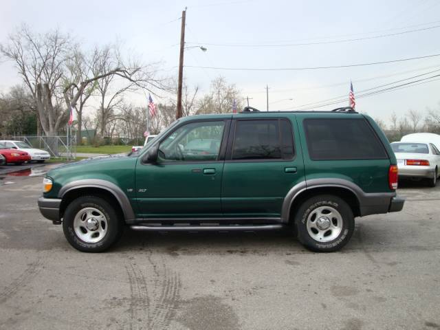 Ford Explorer 2001 photo 4