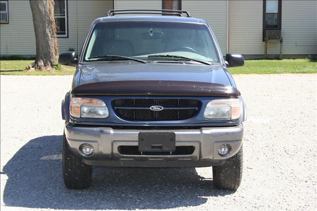 Ford Explorer 2001 photo 1