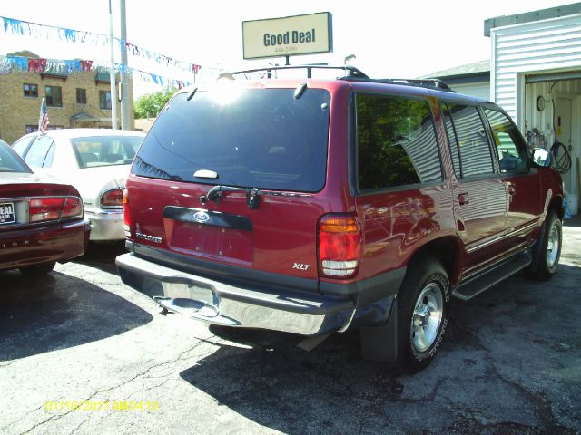 Ford Explorer 2001 photo 2