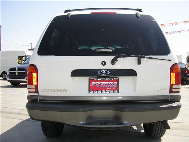 Ford Explorer 2001 photo 2