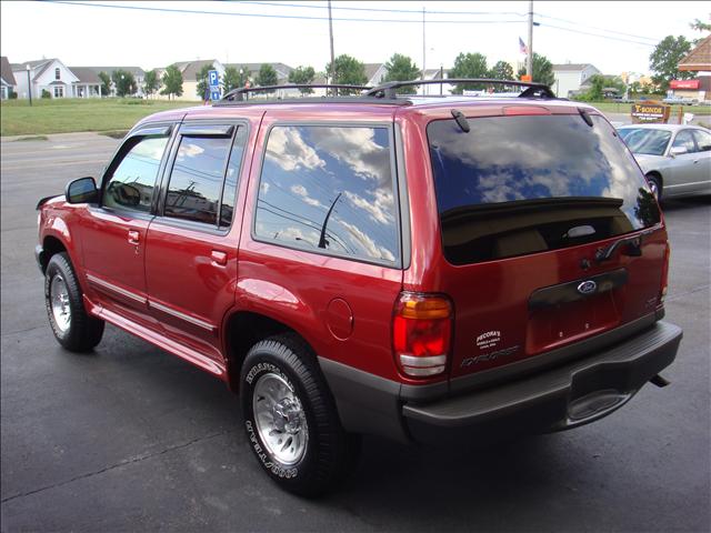 Ford Explorer 2001 photo 2