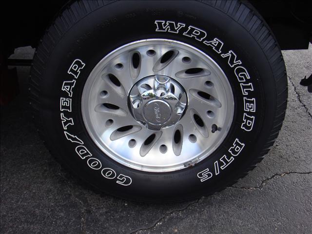 Ford Explorer 2001 photo 3