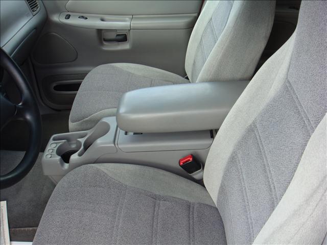 Ford Explorer 2001 photo 4