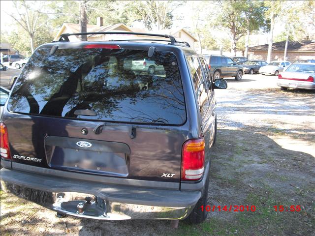 Ford Explorer 2001 photo 2