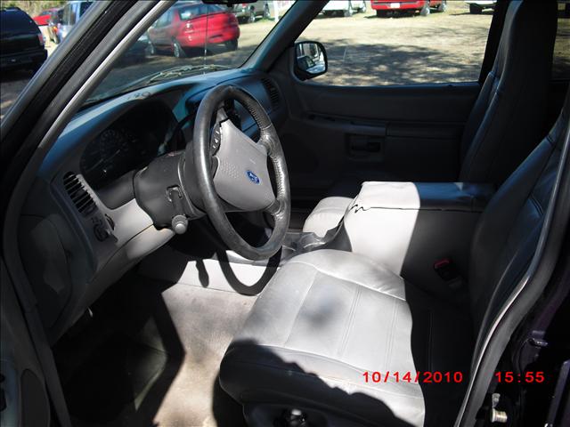 Ford Explorer 2001 photo 3