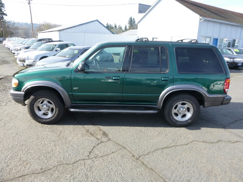 Ford Explorer 2001 photo 1