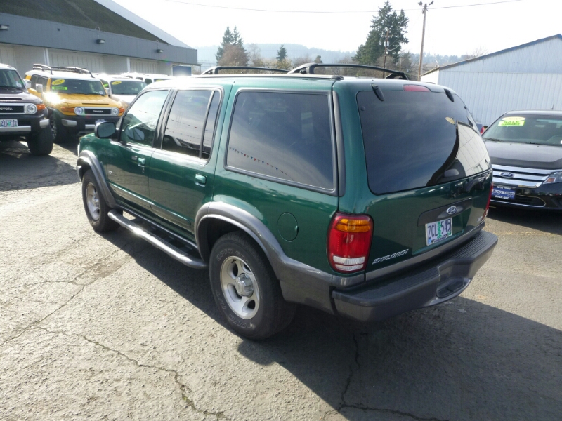 Ford Explorer 2001 photo 2