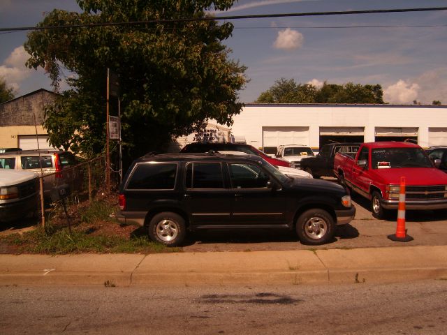 Ford Explorer 2001 photo 2
