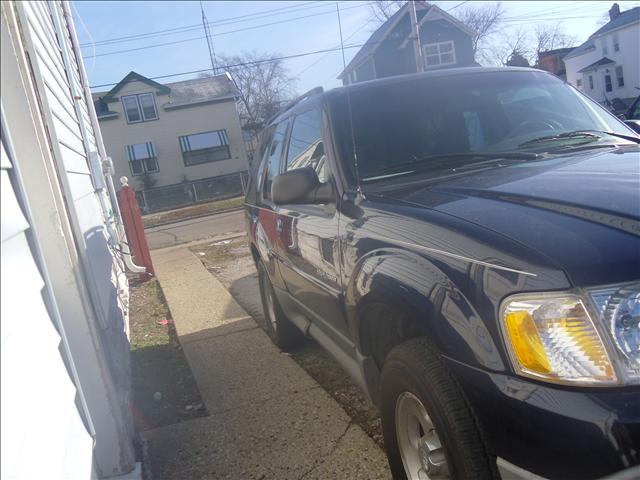 Ford Explorer 2001 photo 2