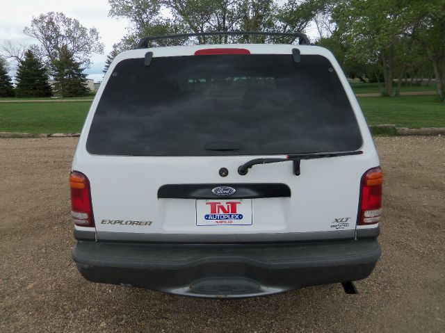 Ford Explorer 2001 photo 2