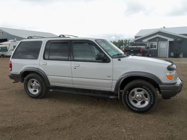 Ford Explorer 2001 photo 4