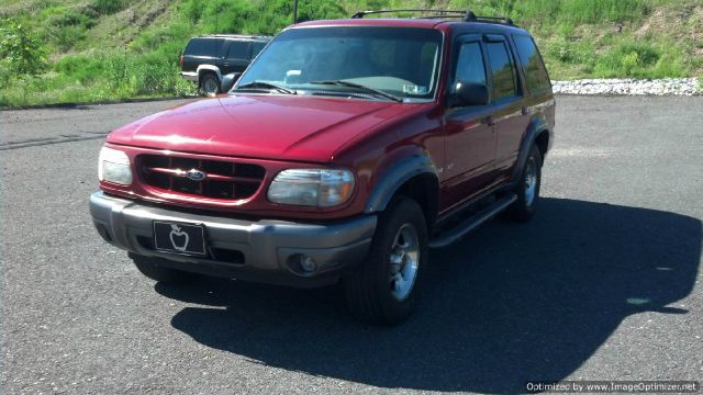 Ford Explorer 2001 photo 1