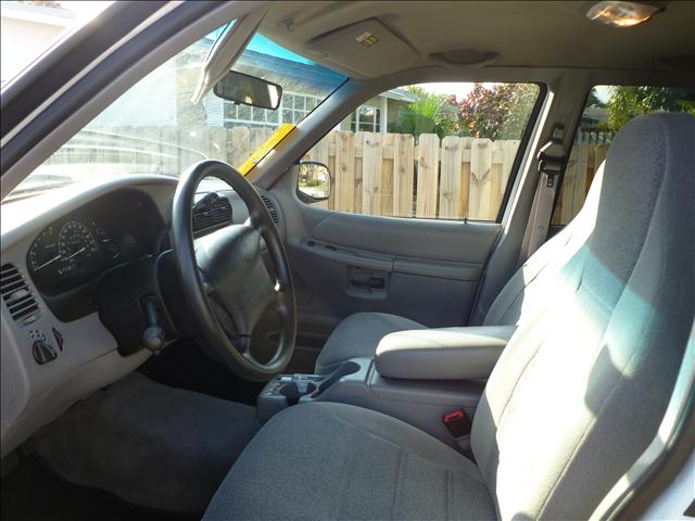 Ford Explorer 2001 photo 3