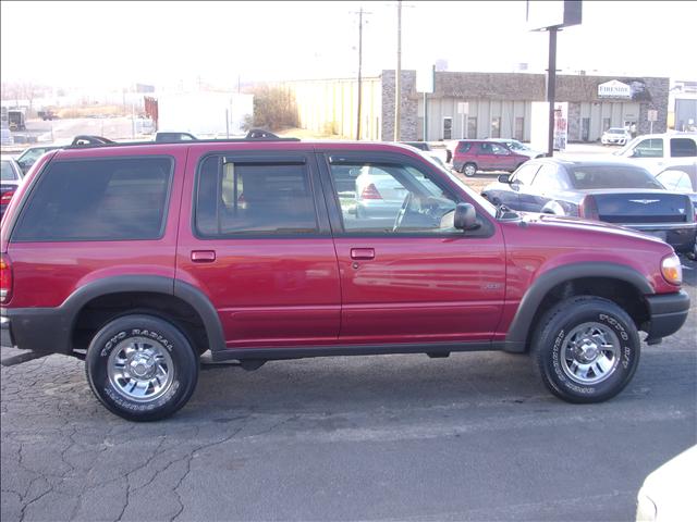 Ford Explorer 2001 photo 2