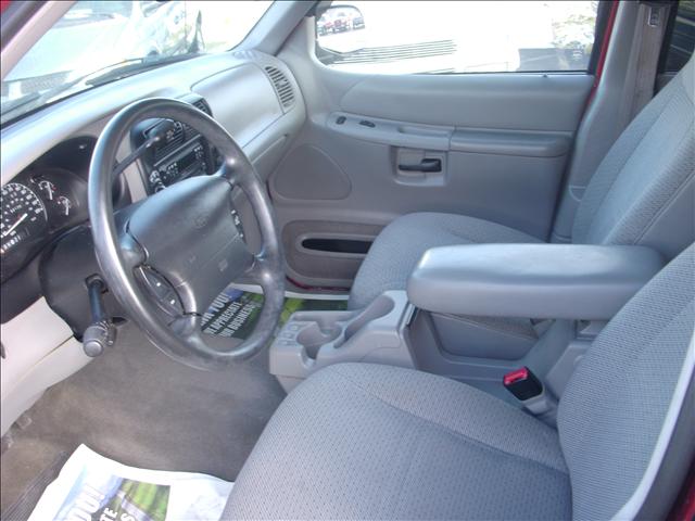 Ford Explorer 2001 photo 4
