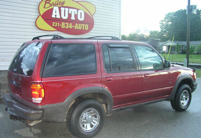 Ford Explorer 2001 photo 1