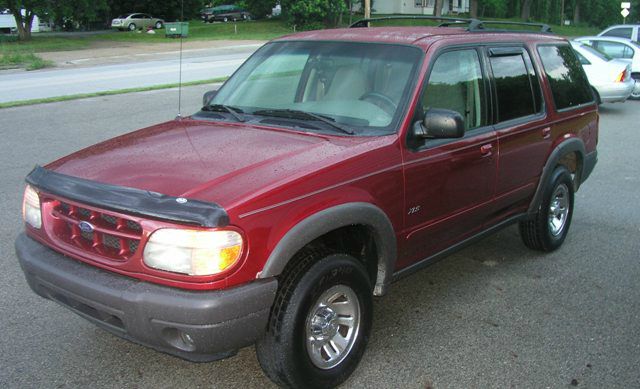 Ford Explorer 2001 photo 4
