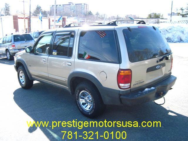 Ford Explorer 2001 photo 2