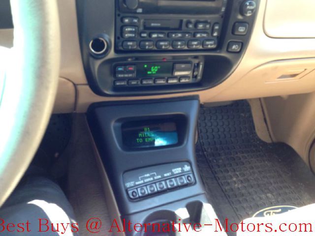Ford Explorer 2001 photo 14