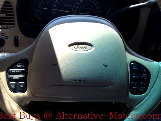 Ford Explorer 2001 photo 15