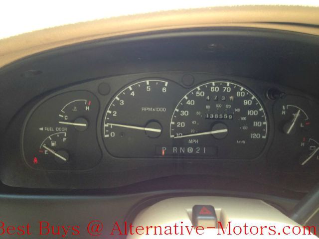 Ford Explorer 2001 photo 16