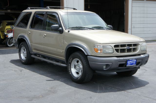 Ford Explorer 2001 photo 17