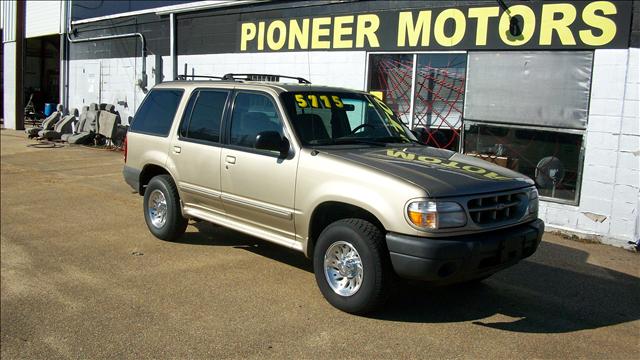 Ford Explorer XLS Sport Utility