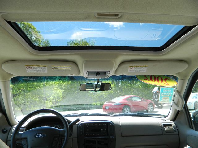 Ford Explorer 2002 photo 2