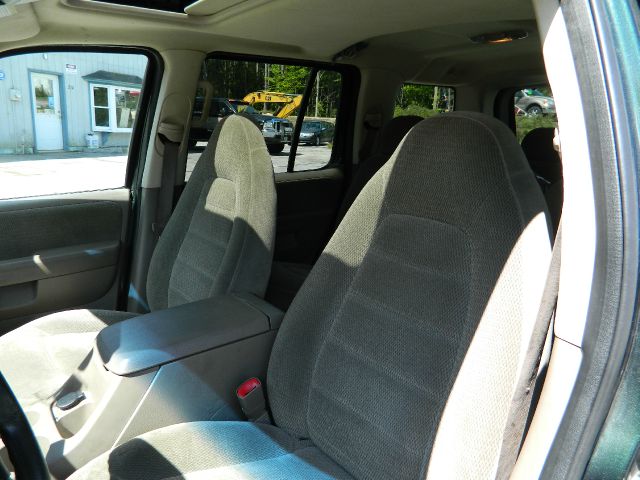 Ford Explorer 2002 photo 20