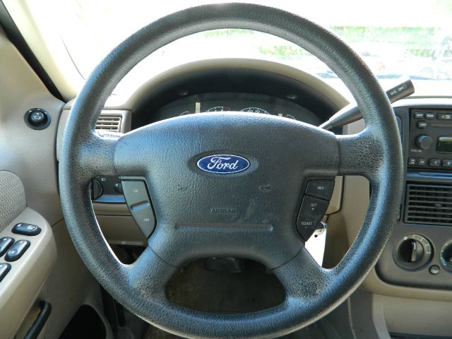 Ford Explorer 2002 photo 7