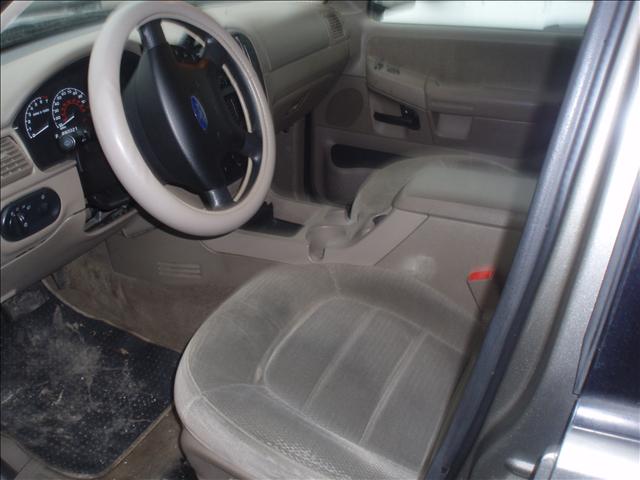Ford Explorer 2002 photo 2
